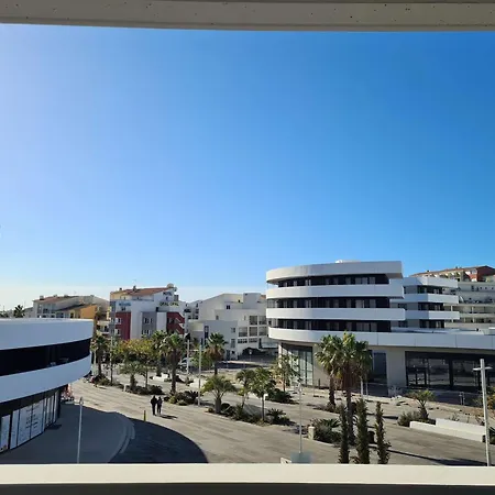 Apartment Appt Neuf 2 Pieces Avec Terrasse Et Parking, Cap D'Agde - Fr-1-249-401
